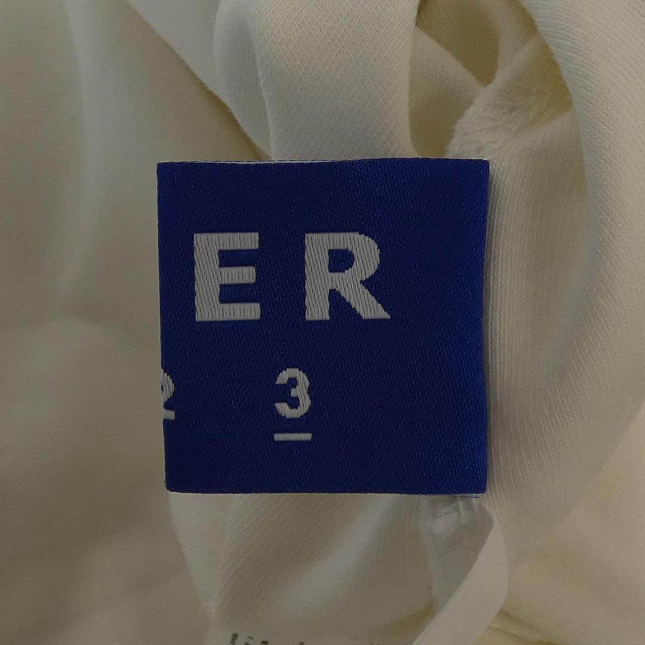 ADER Tシャツ