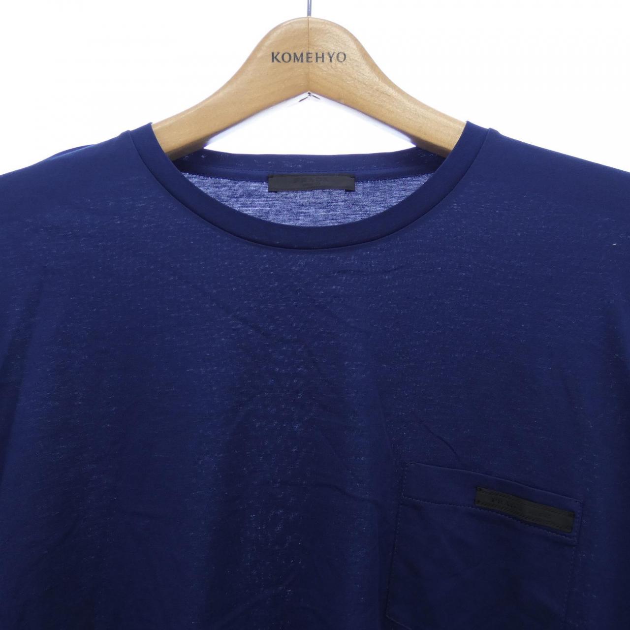 プラダ Tシャツ