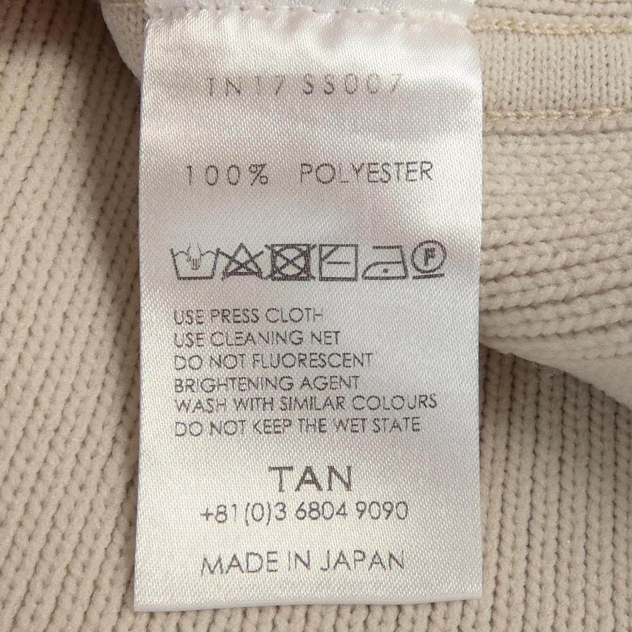 タン トップス