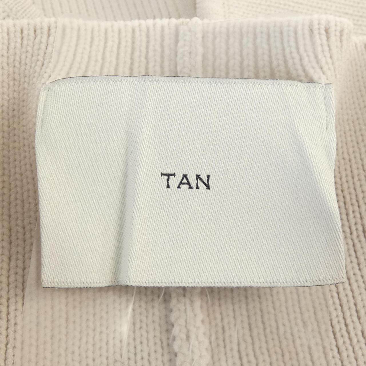 タン トップス