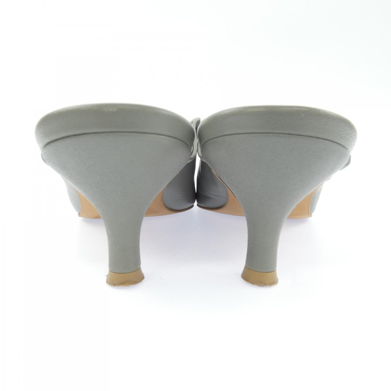 ARRUM レザーパンプス