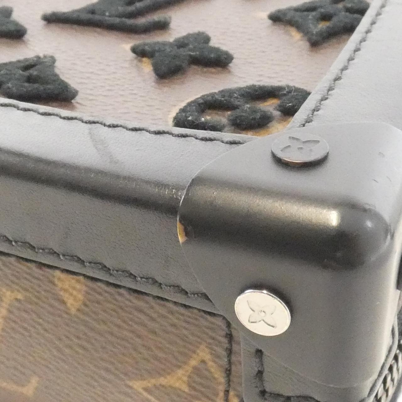 ルイヴィトン モノグラムタフタージュ ヴァーティカルソフトトランク ショルダーバッグ
