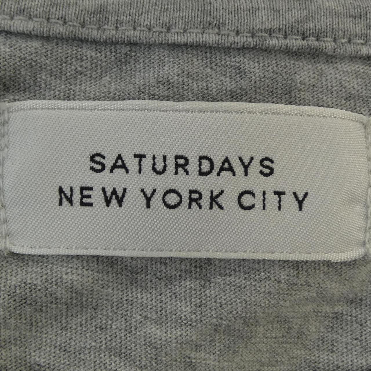 サタデーズ コットンTシャツ