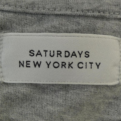 サタデーズ コットンTシャツ