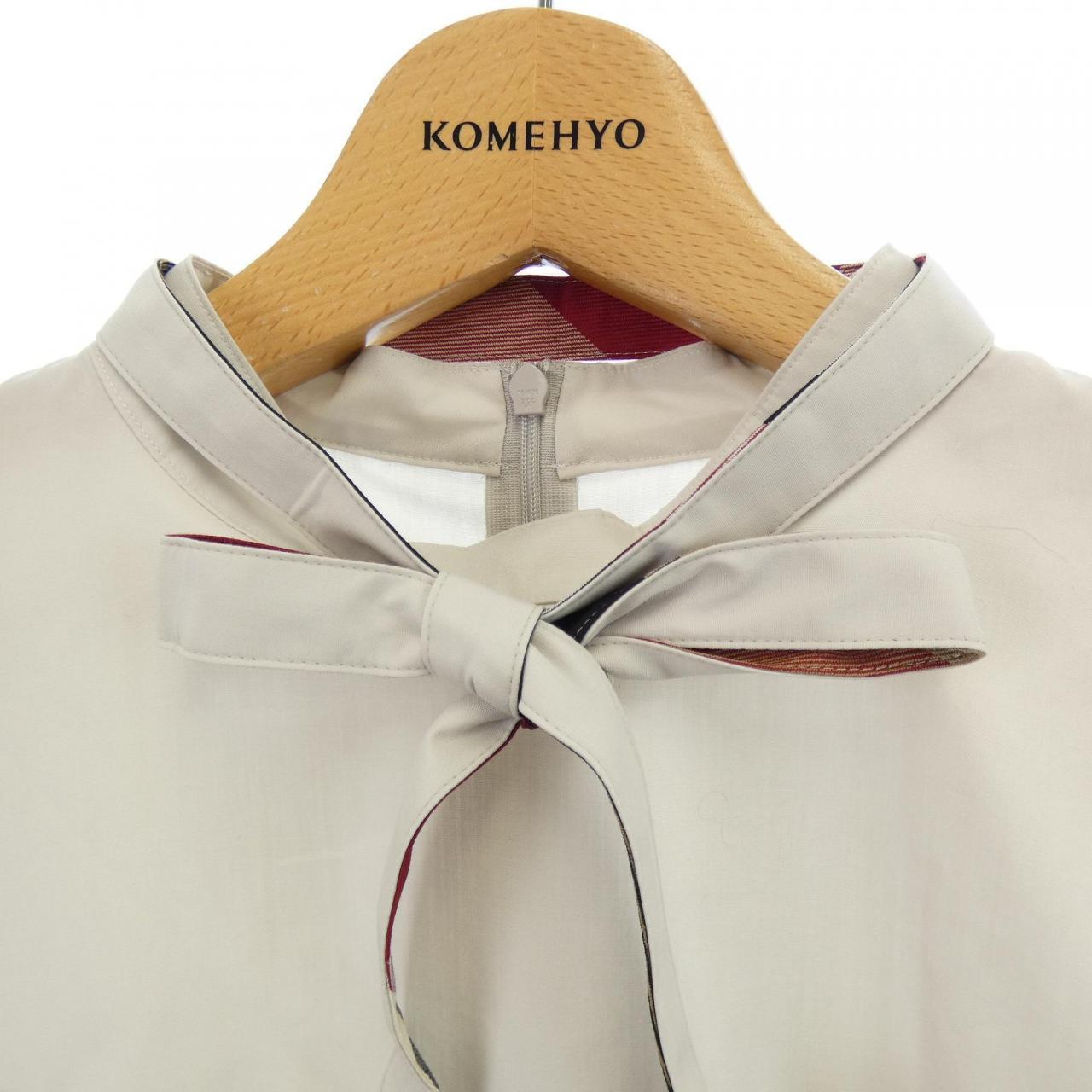 ブルーレーベルクレストブリッジ トップス