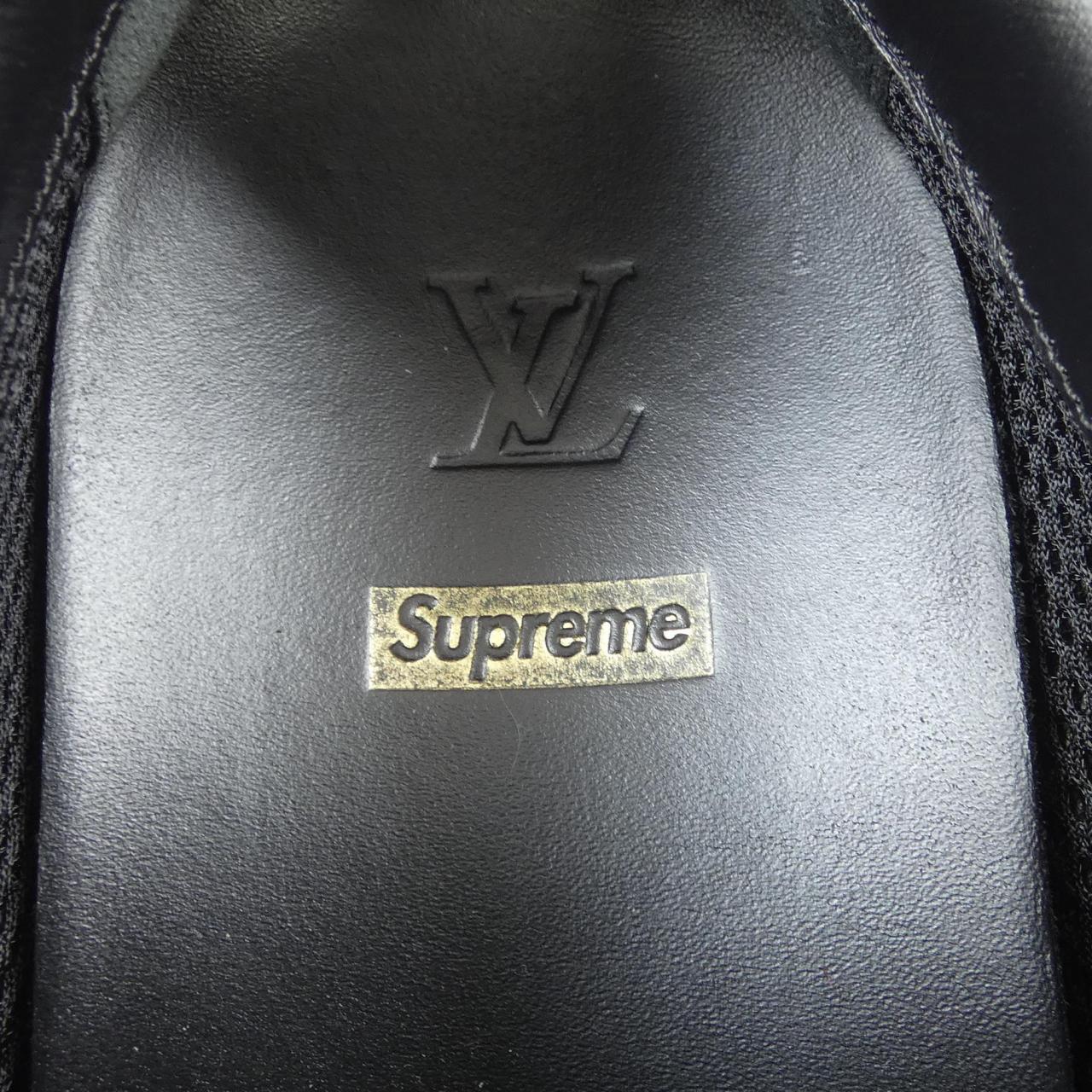 ルイヴィトン ランアウェイ SUPREME スニーカー