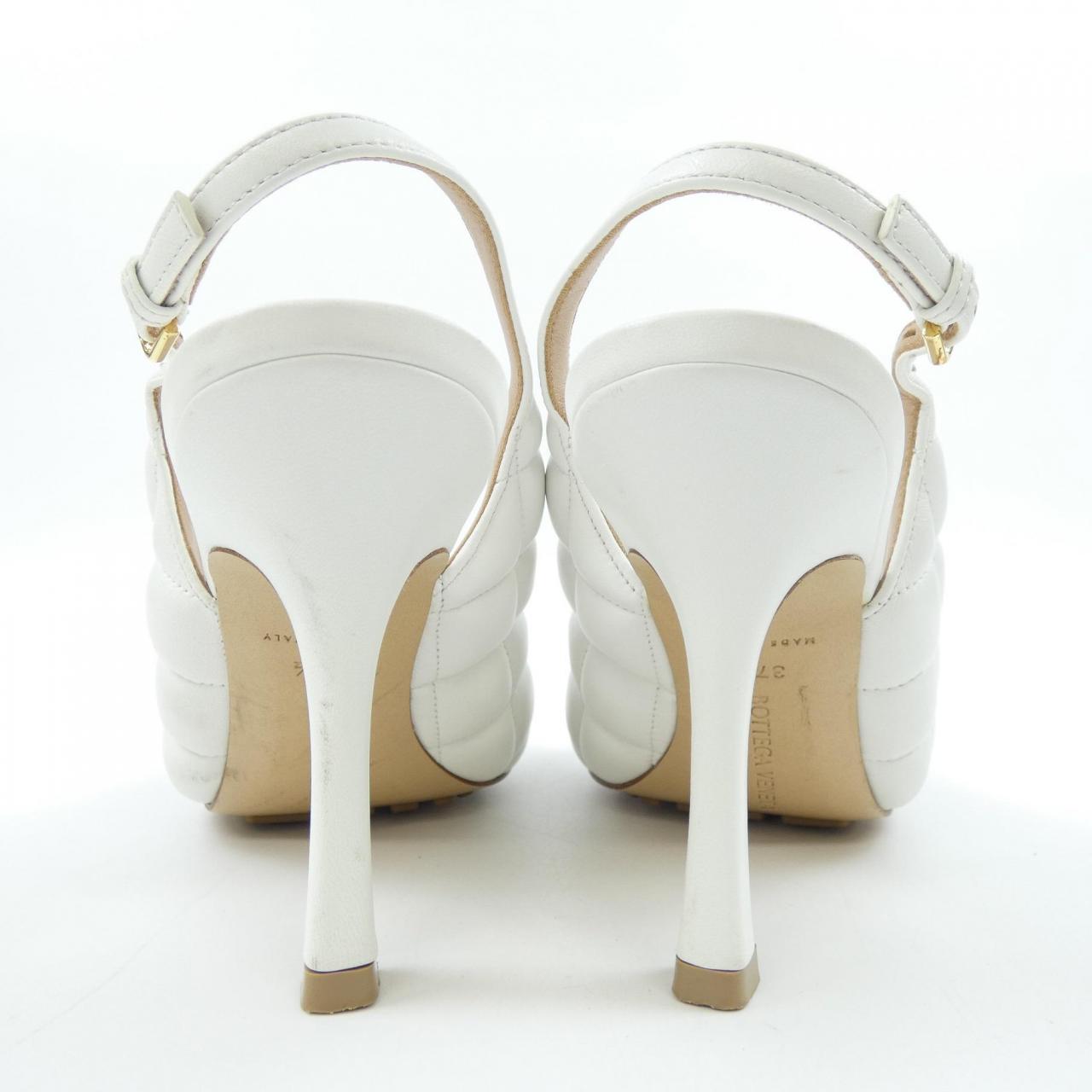 ボッテガ ヴェネタ パデッド スリングバック ラムスキン サンダル