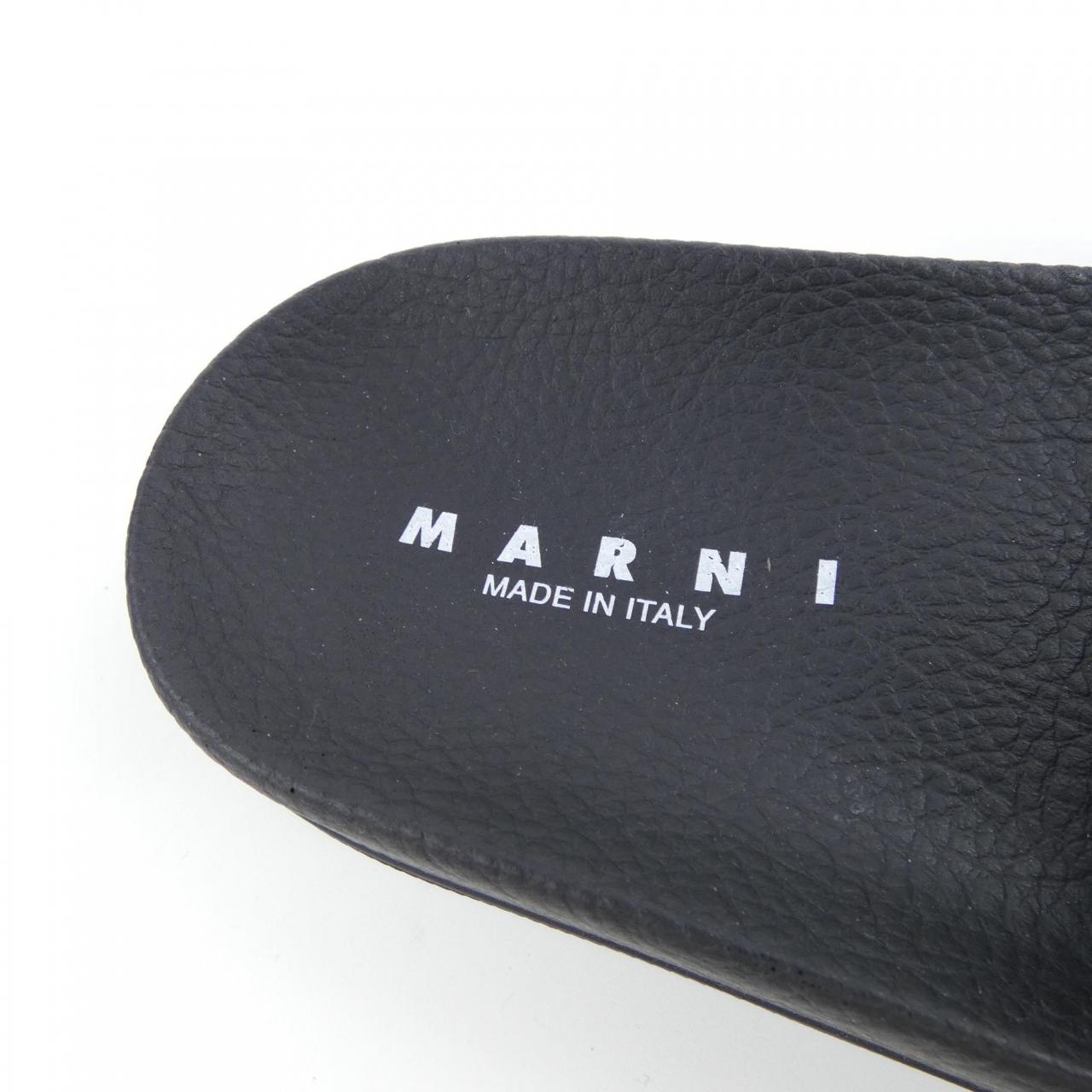 マルニ レザーサンダル