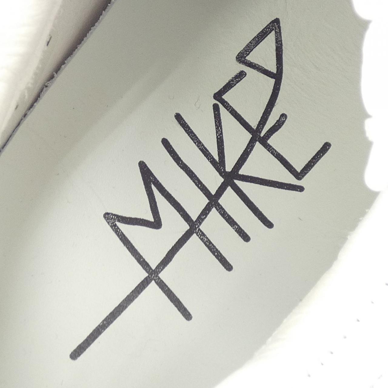MIKEスニーカー