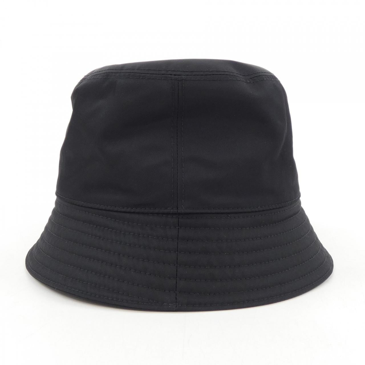 プラダ トライアングルロゴ Re-Nylon ハット