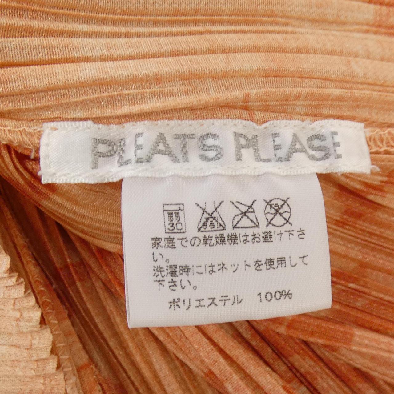 プリーツプリーズ レタリング トップス