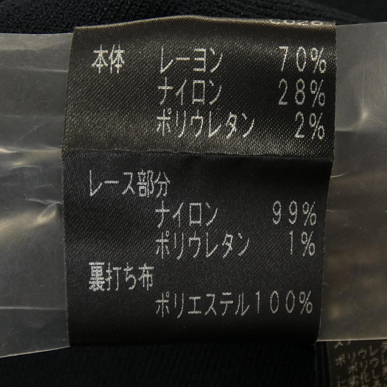 エポカ トップス