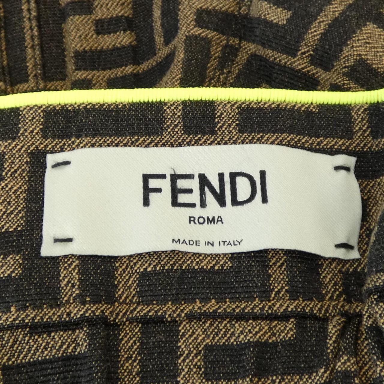 フェンディ ショートパンツ