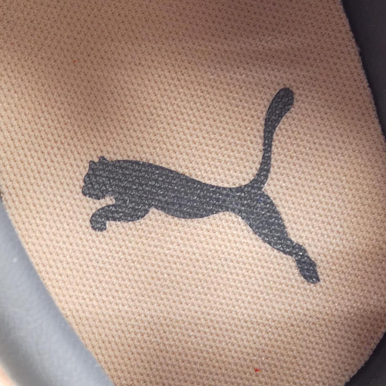 プーマ スニーカー