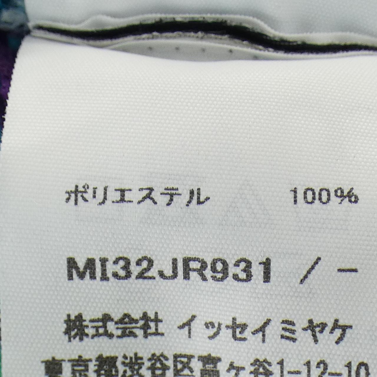 ミーイッセイミヤケトップス
