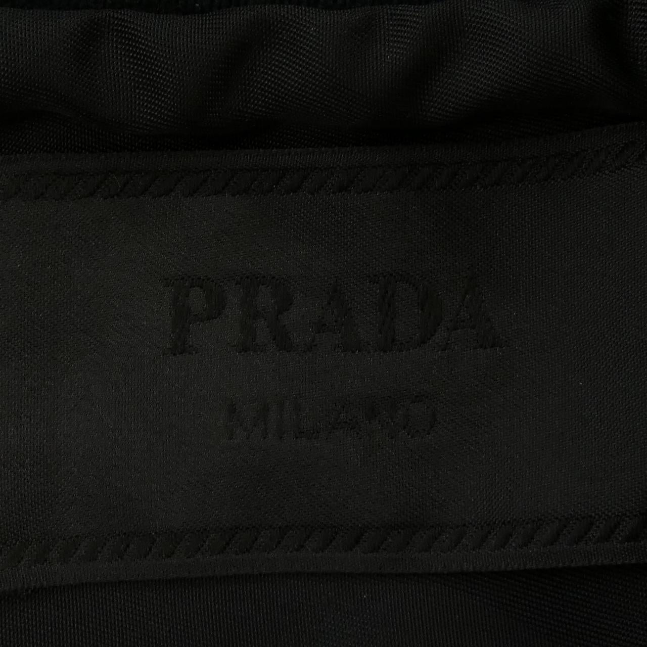 プラダ レタリングロゴ スウェット
