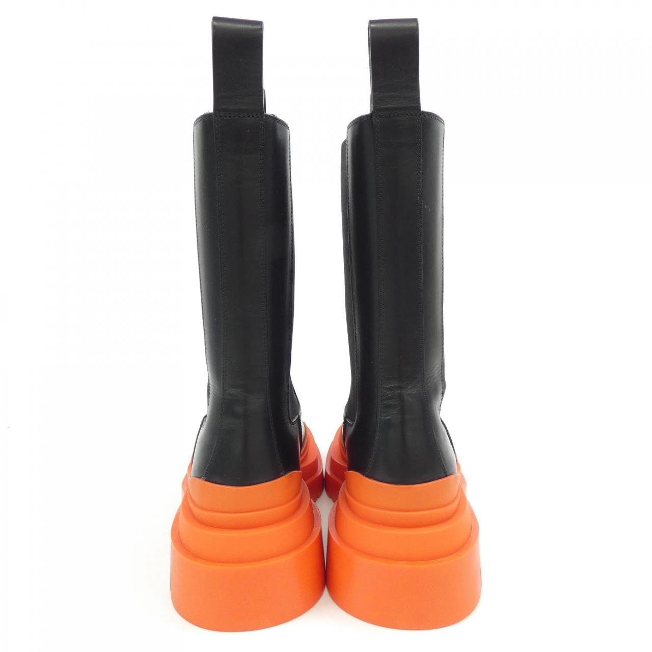 ボッテガヴェネタ タイヤ チェルシーブーツ カーフスキン ブーツ