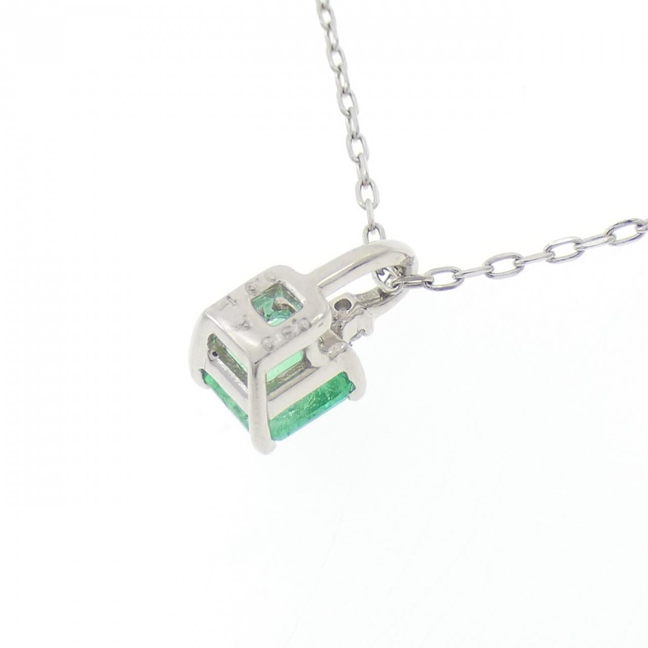 プラチナ950 エメラルド ダイヤモンド ネックレス