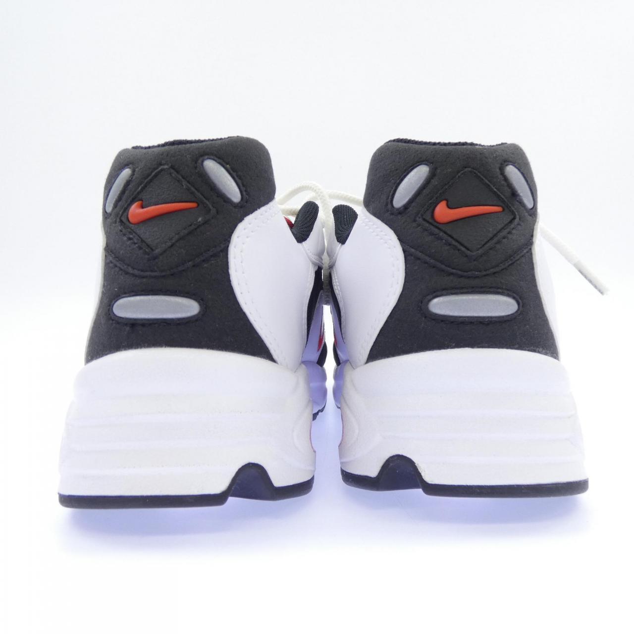 ナイキ AIR MAX TRIAX スニーカー