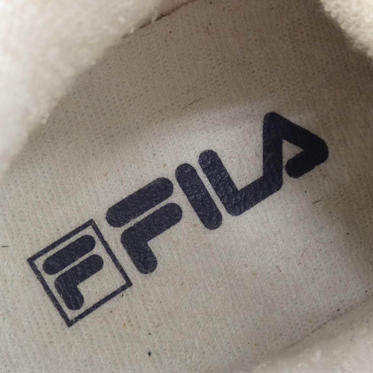 フィラ スニーカー