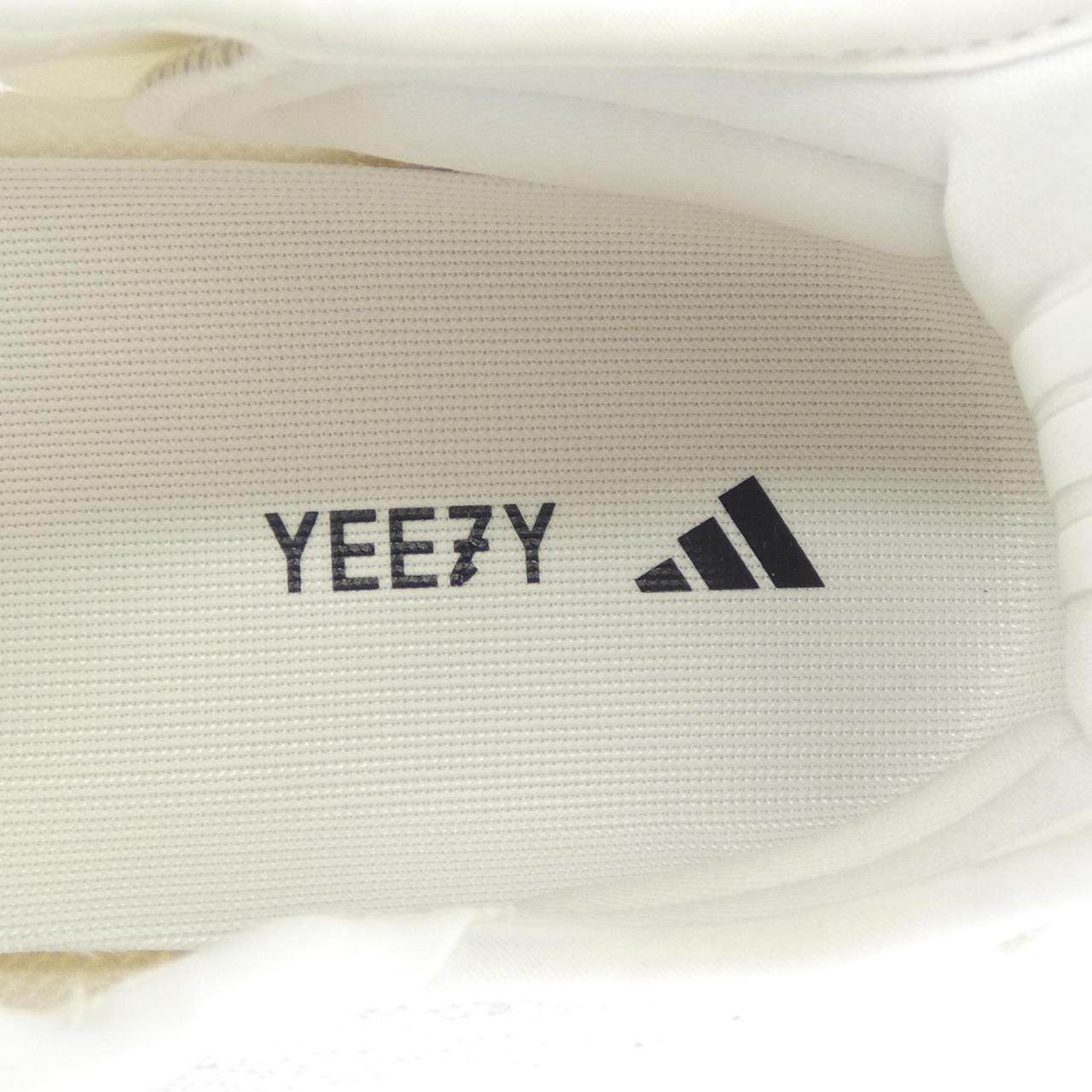 アディダス YEEZY350 スニーカー
