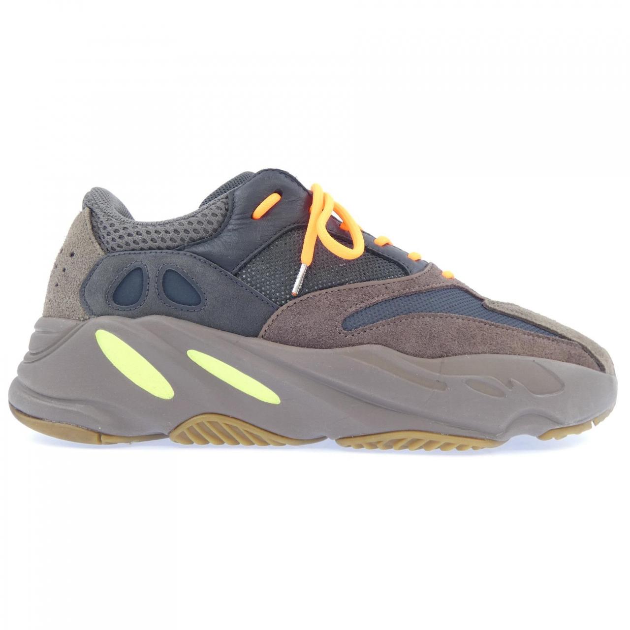 アディダス YEEZY700 スニーカー