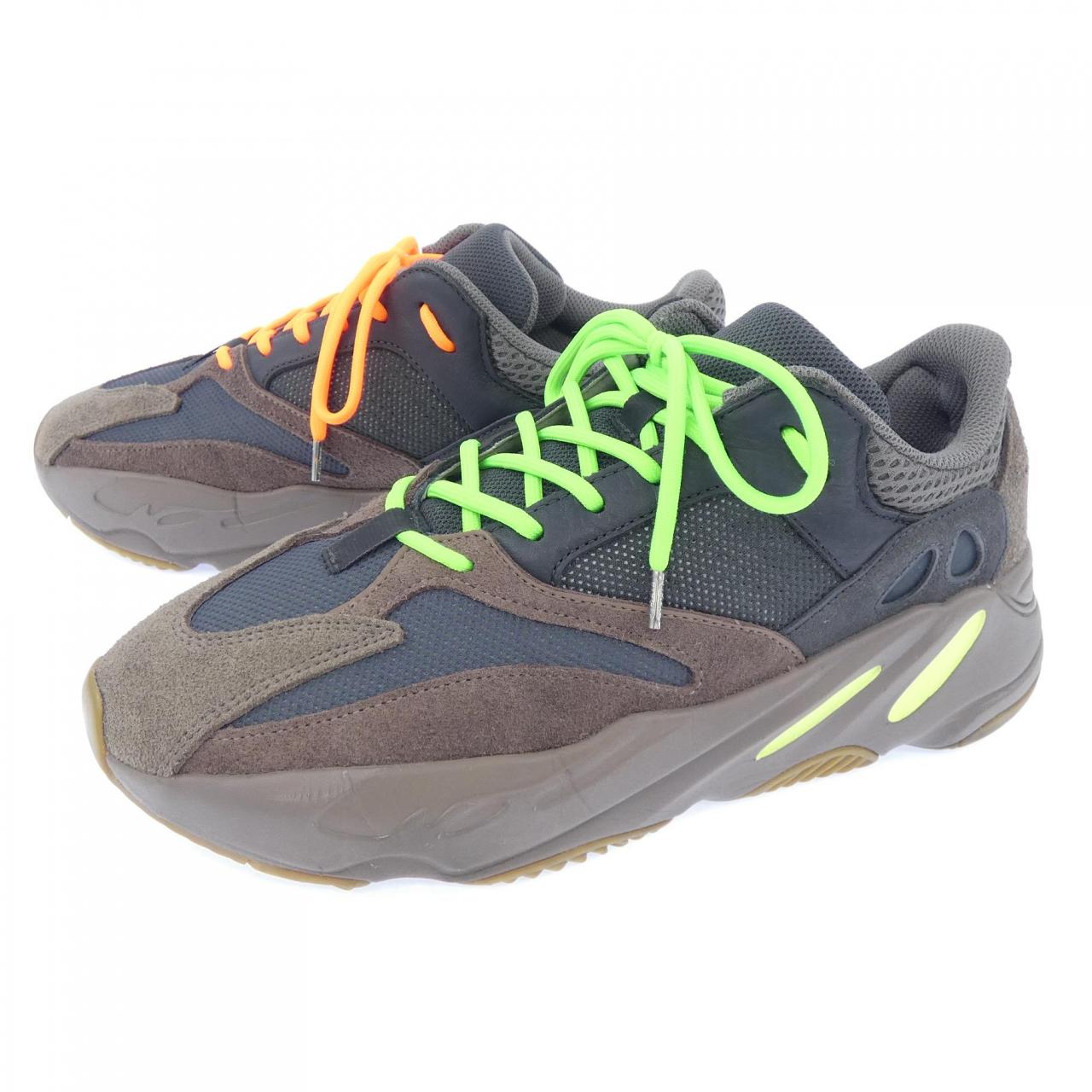 アディダス YEEZY700 スニーカー