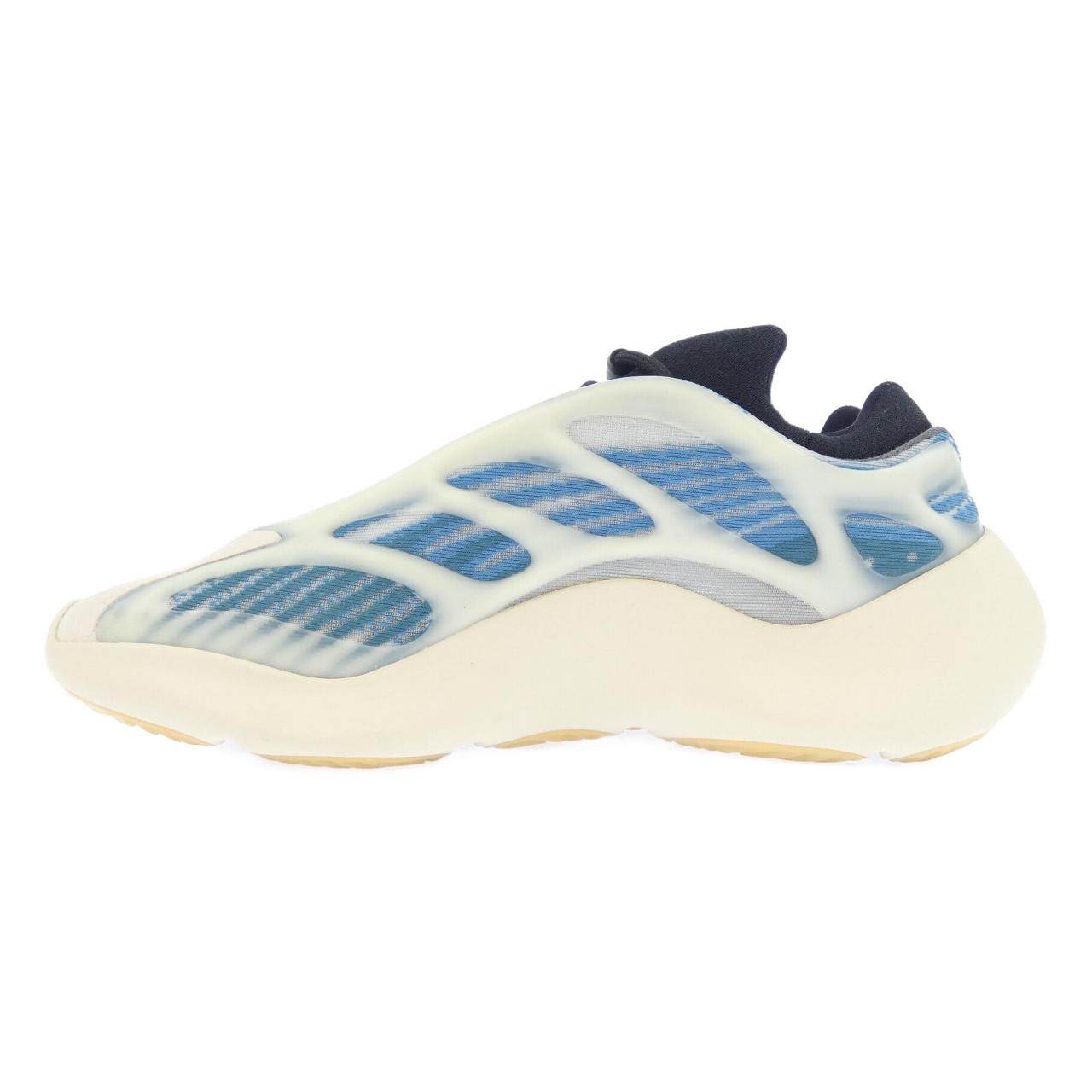 アディダス YEEZY700 V3 スニーカー