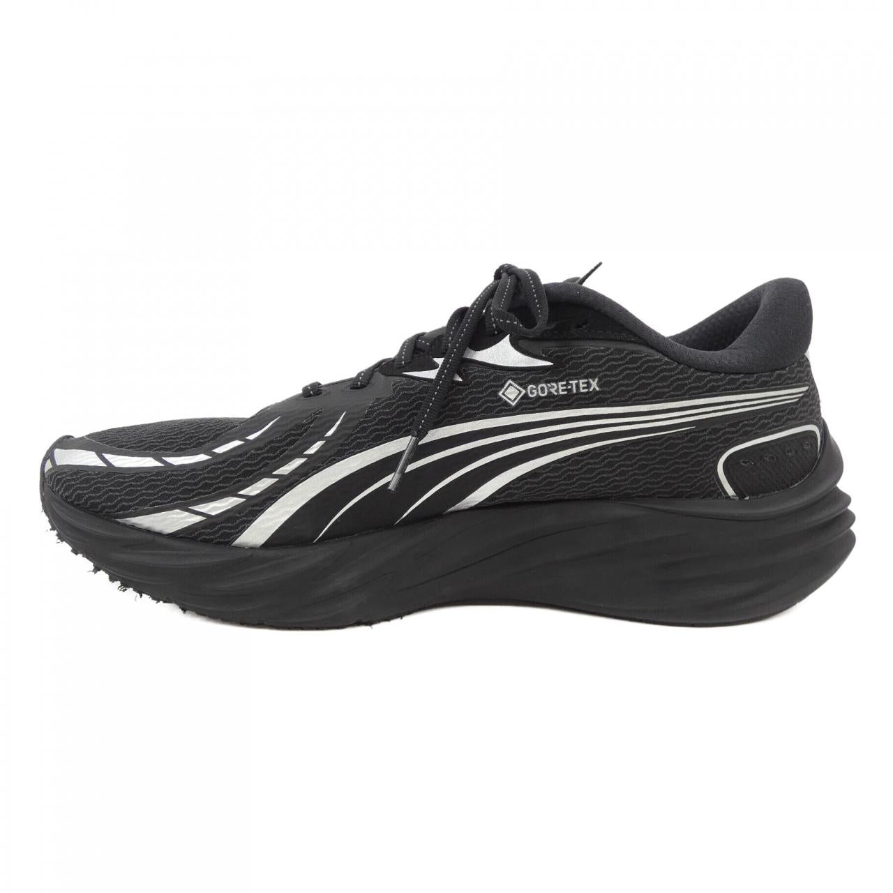 プーマ GORE-TEX スニーカー