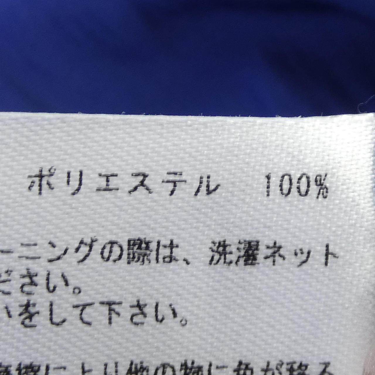 ストロベリーフィールズ スカート