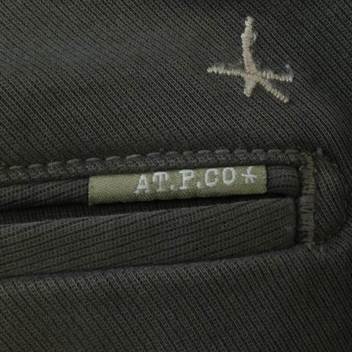 AT.P.CO パンツ
