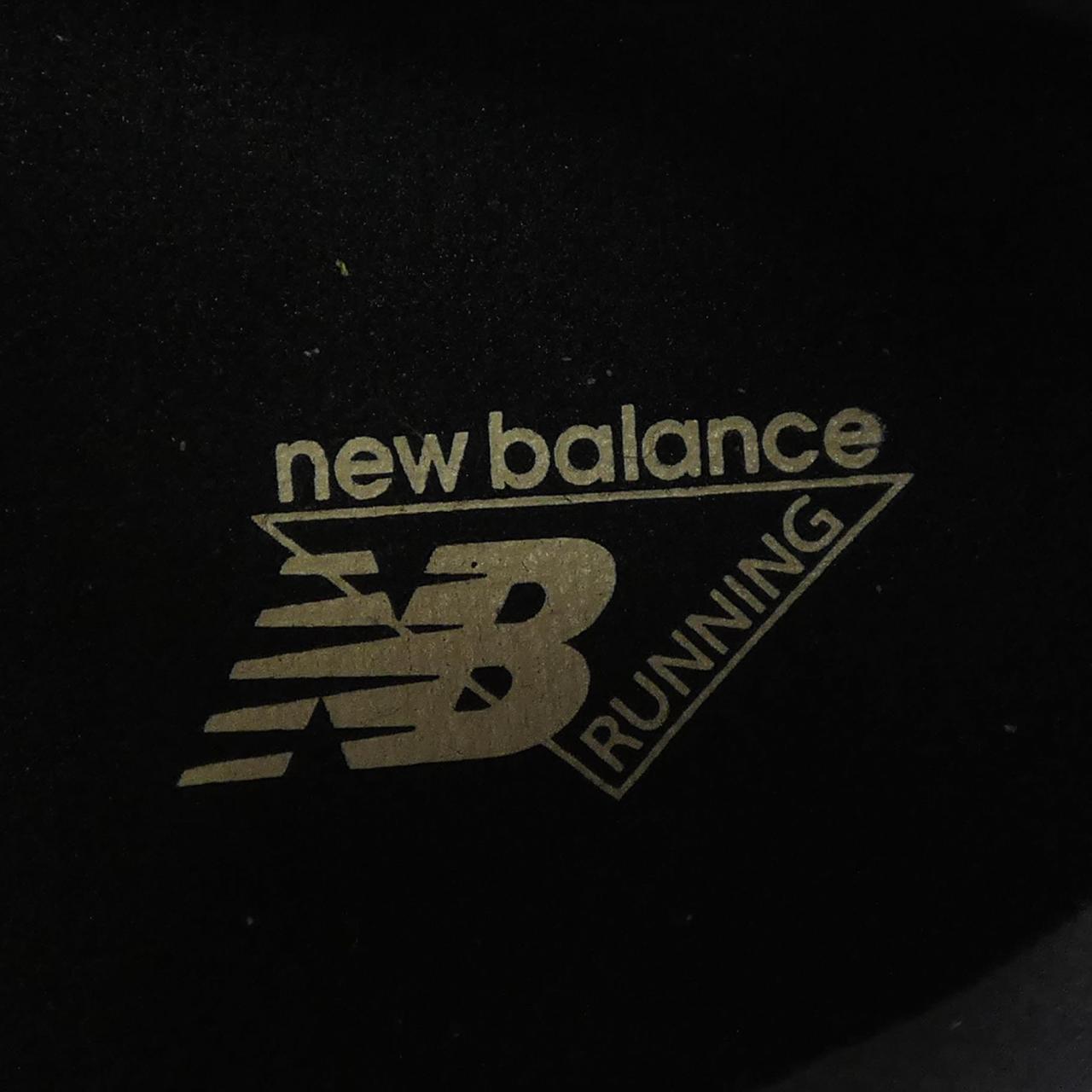 ニューバランス M2002RHO スニーカー
