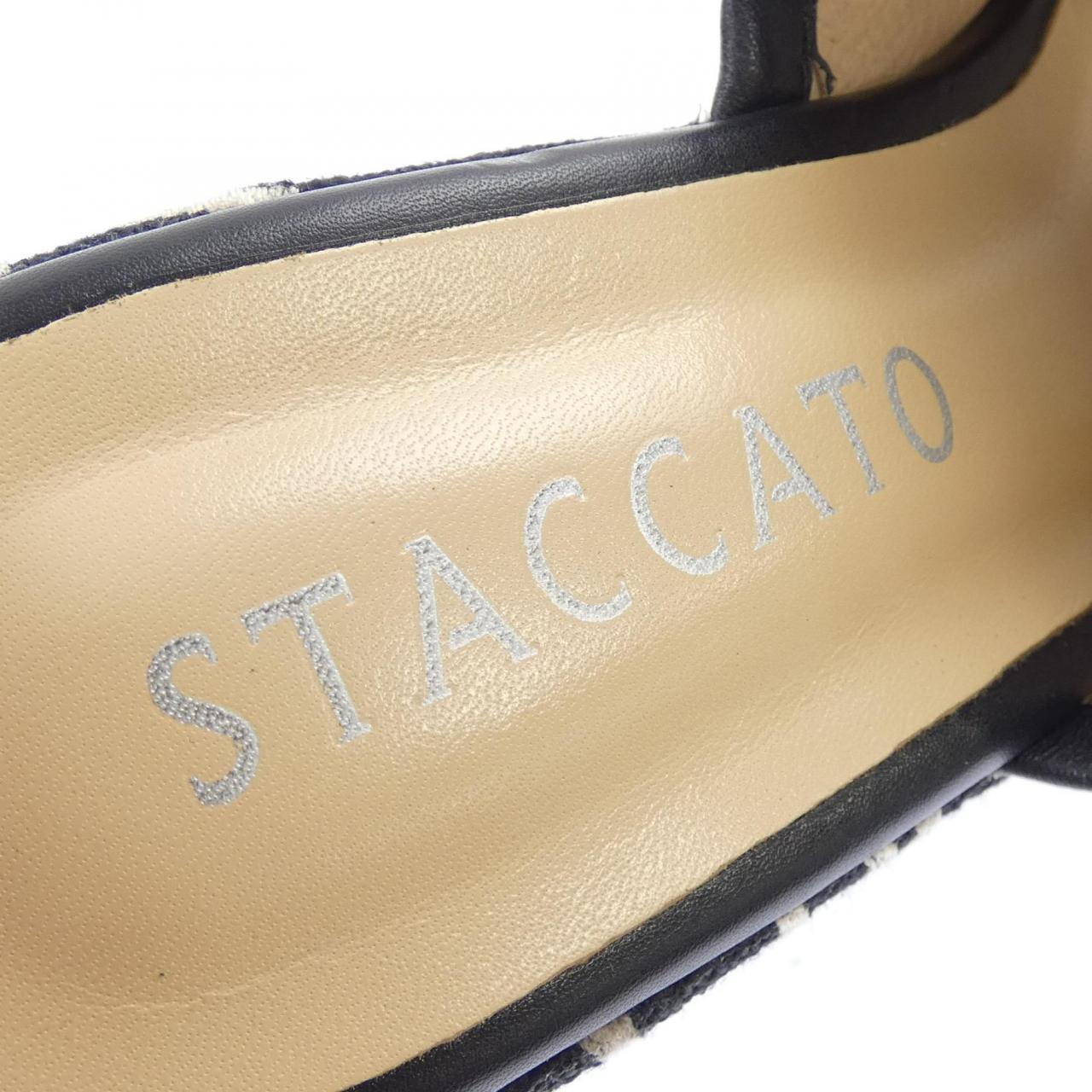 スタッカート サンダル