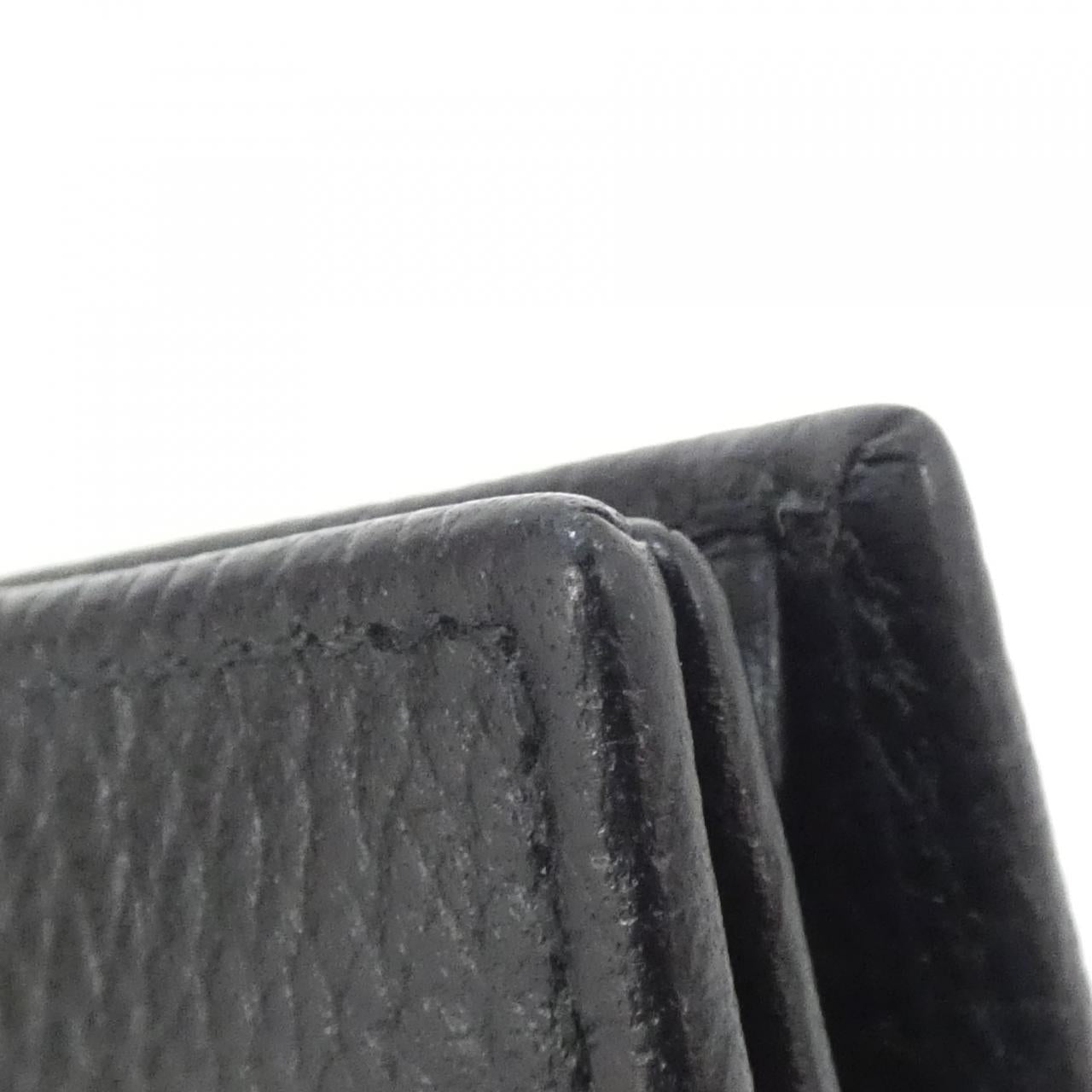 グッチ レザー二つ折り財布