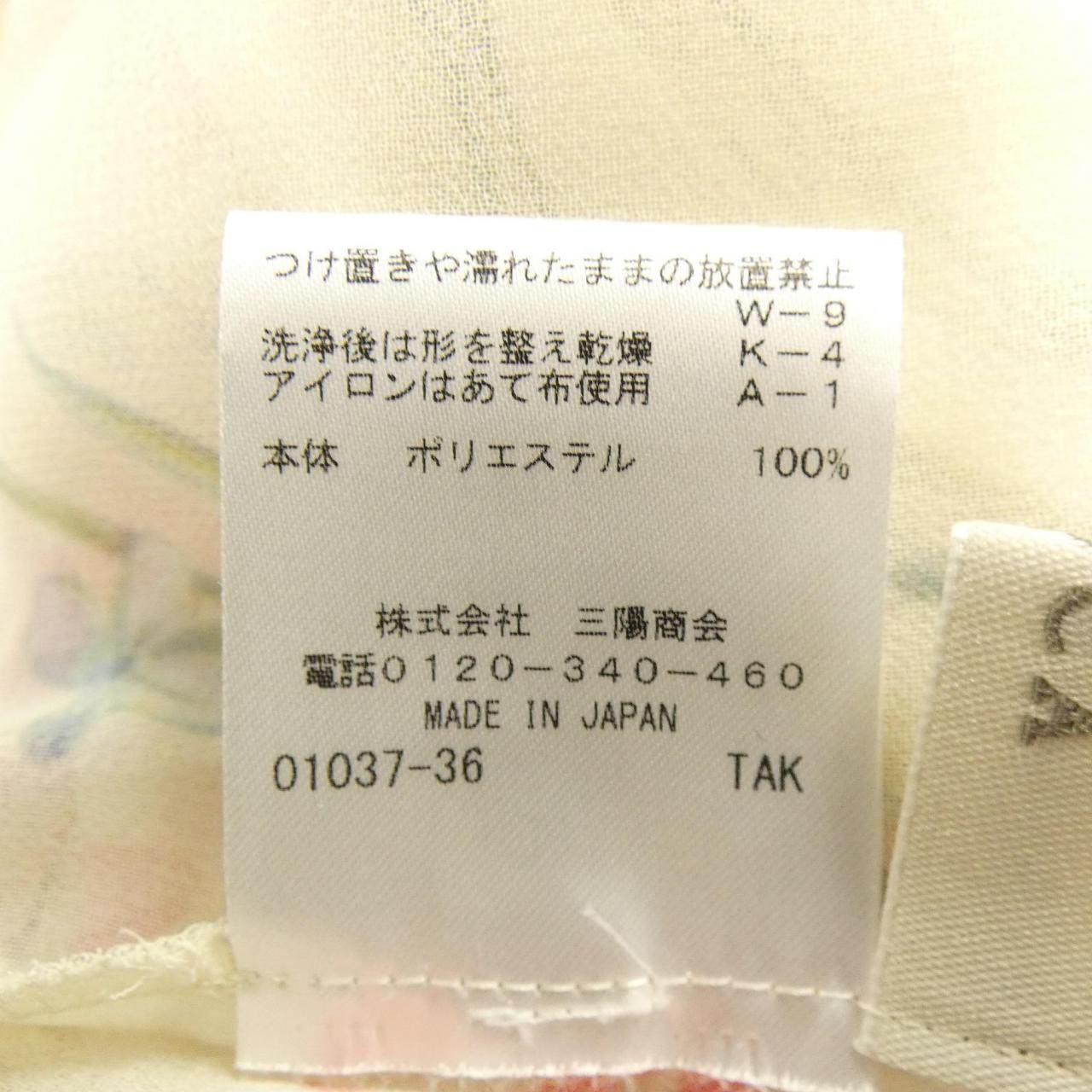 エポカ トップス