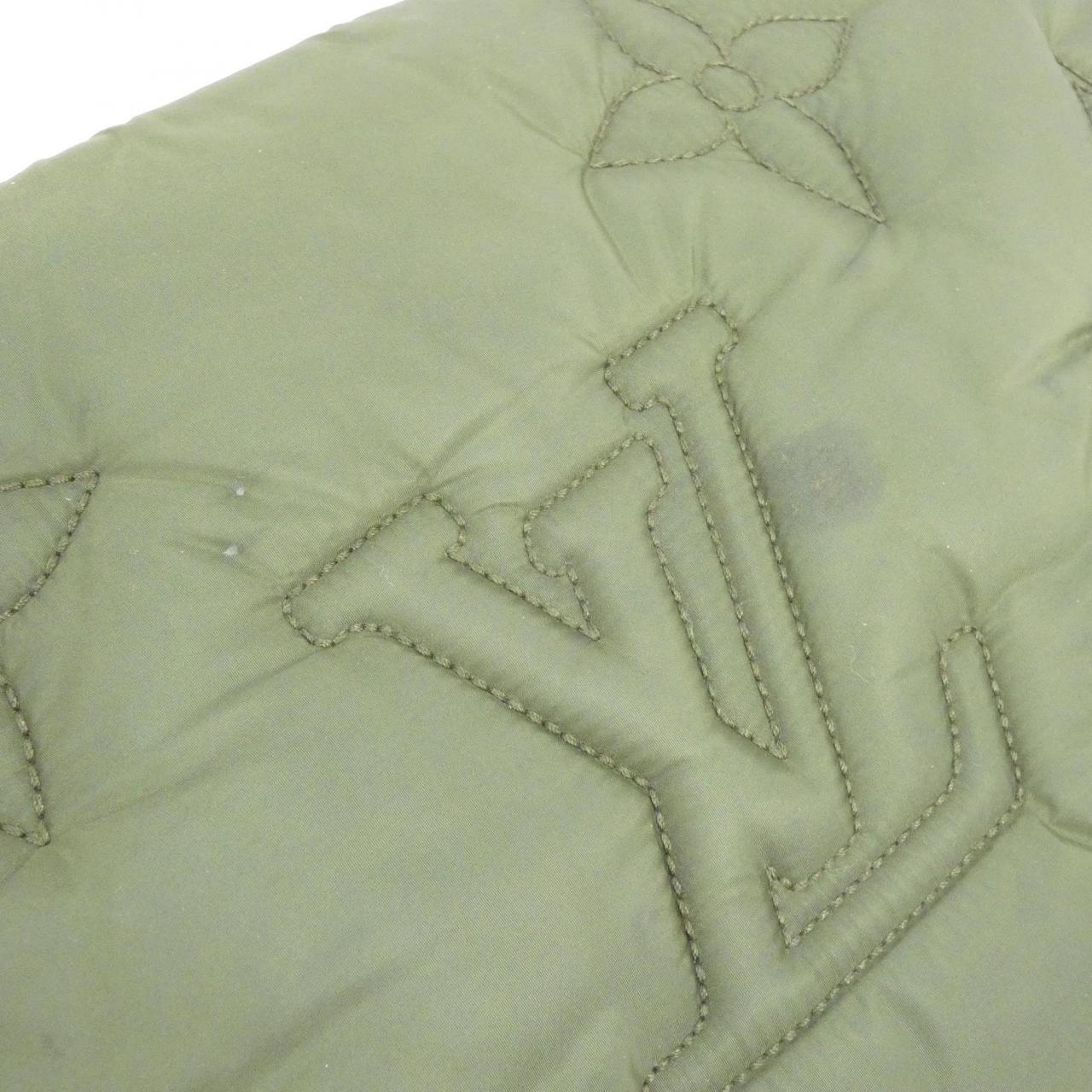 ルイヴィトン LVピロー マキシ ミュルティ ポシェット アクセソワール リサイクルナイロン ショルダーバッグ