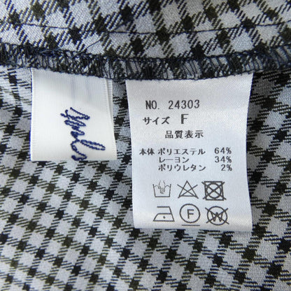 アンプレガントトップス
