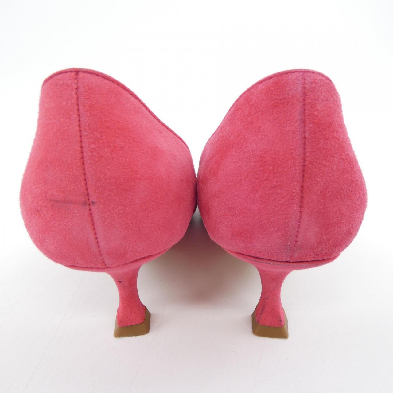 マノロブラニク MAYSALEPUMP 50 スエードパンプス