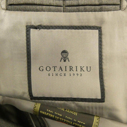 ゴタイリク スーツ