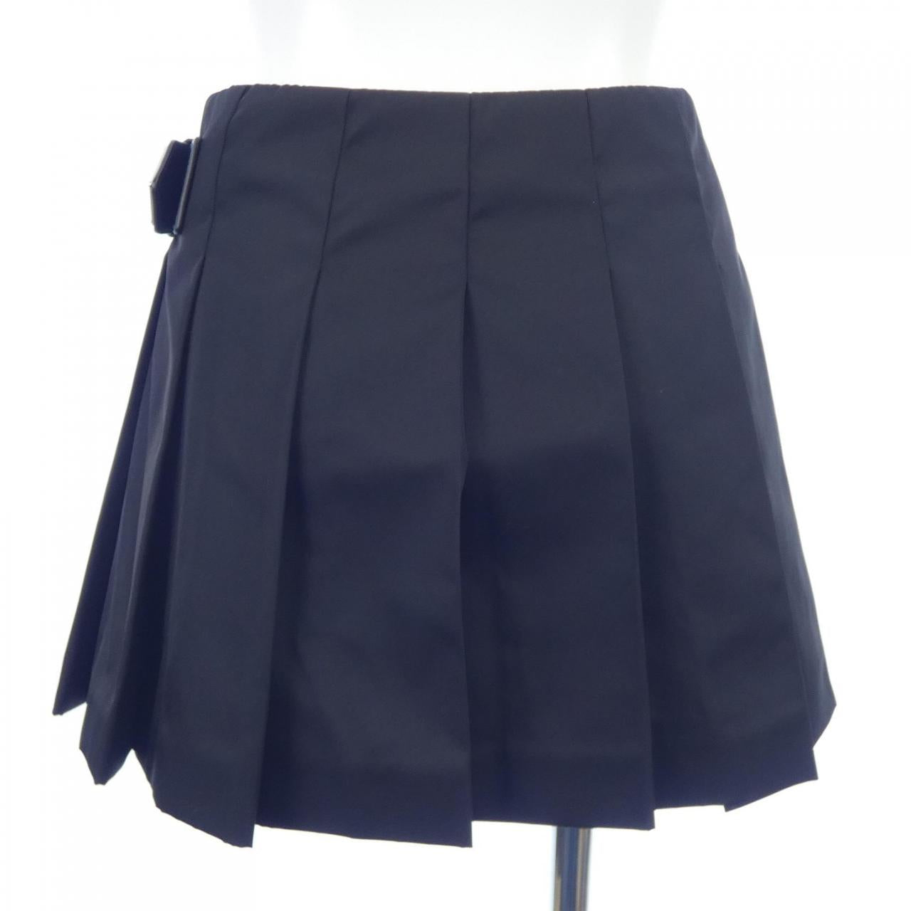 プラダ トライアングルロゴ RE-NYLON スカート