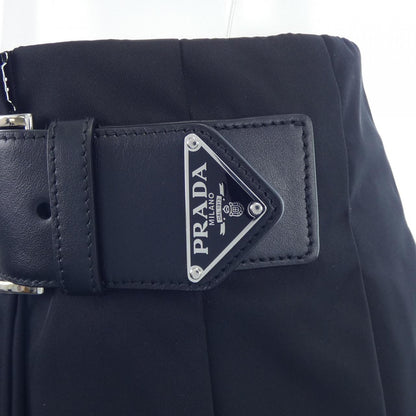プラダ トライアングルロゴ RE-NYLON スカート