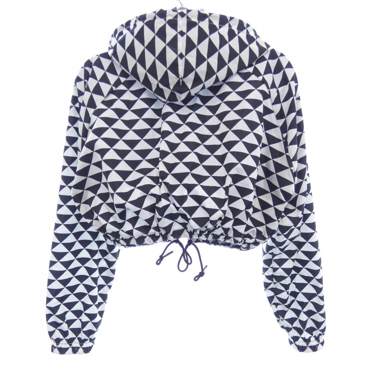 プラダ トライアングルロゴ RE-NYLON ブルゾン
