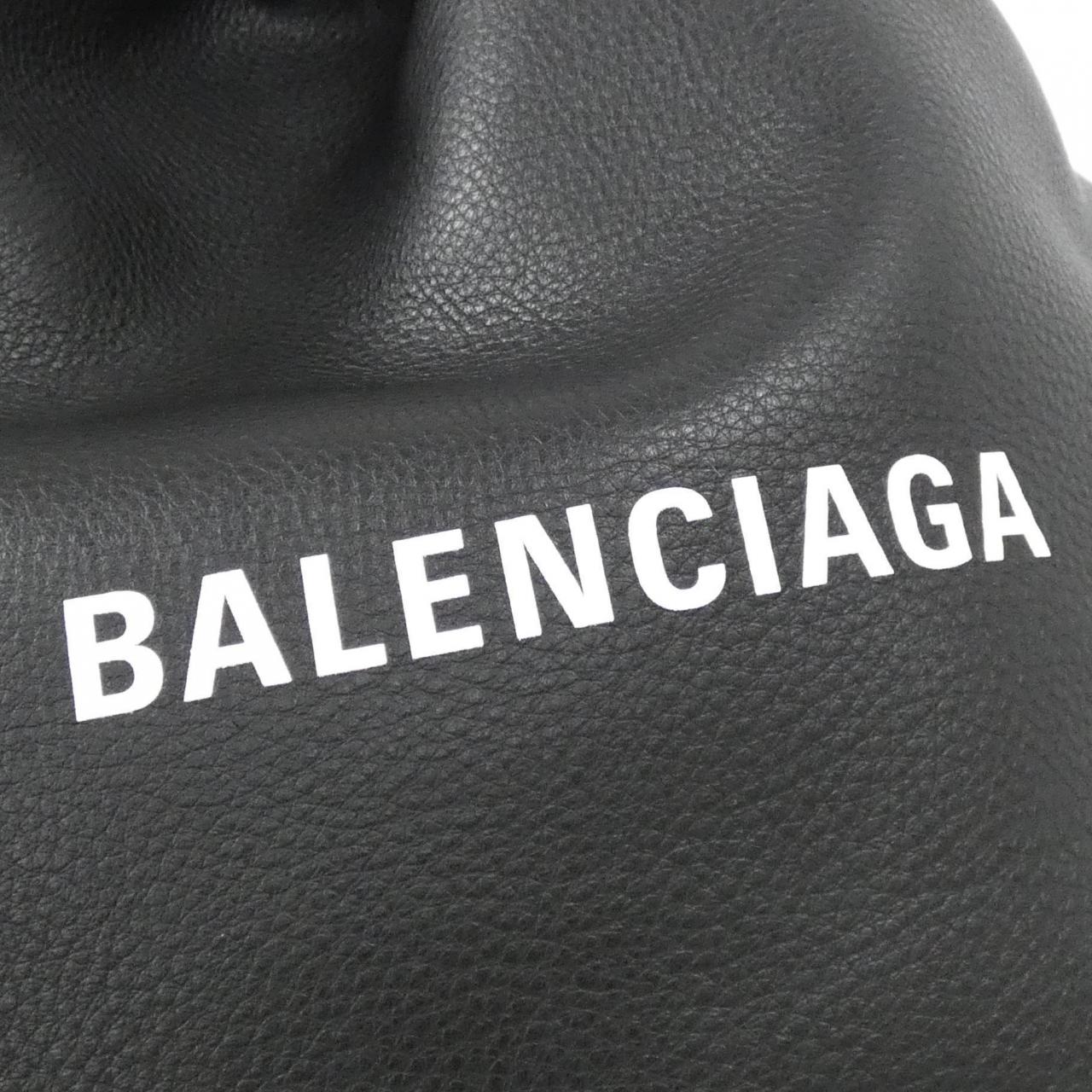 バレンシアガ EVERYDAY DRAWSTRING BACKPACK レザー リュックサック
