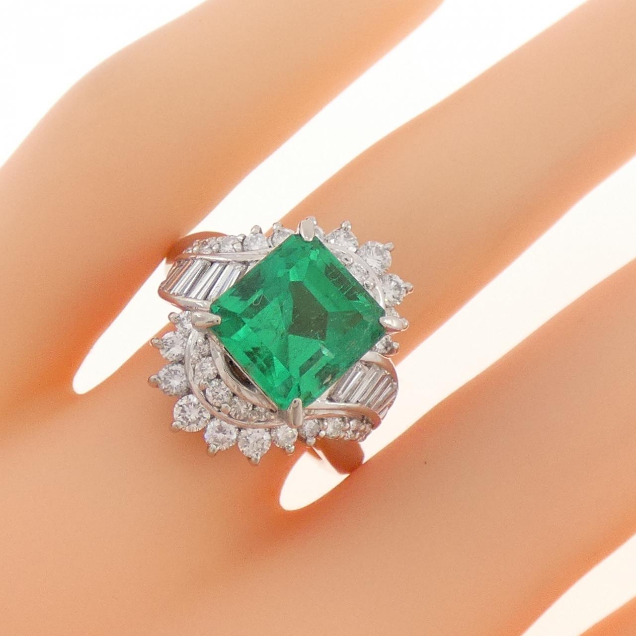 プラチナ900 エメラルド ダイヤモンド リング