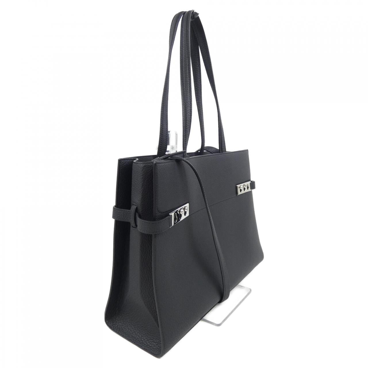 デルボー タンペート バッグ