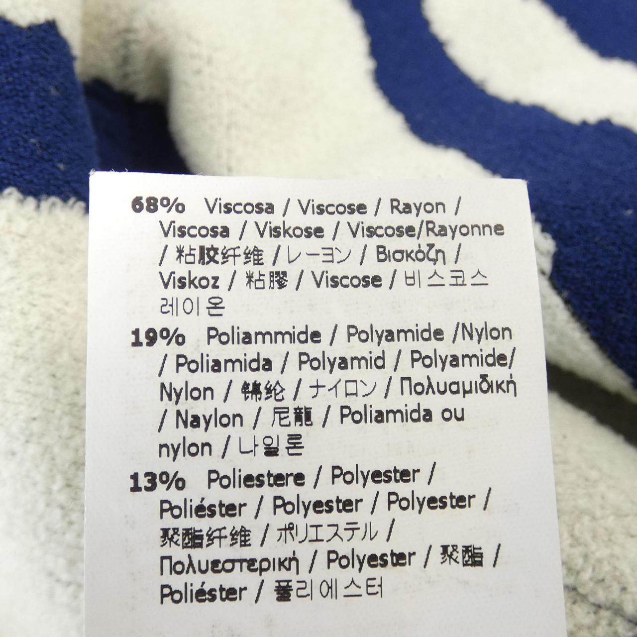 フェンディ トップス
