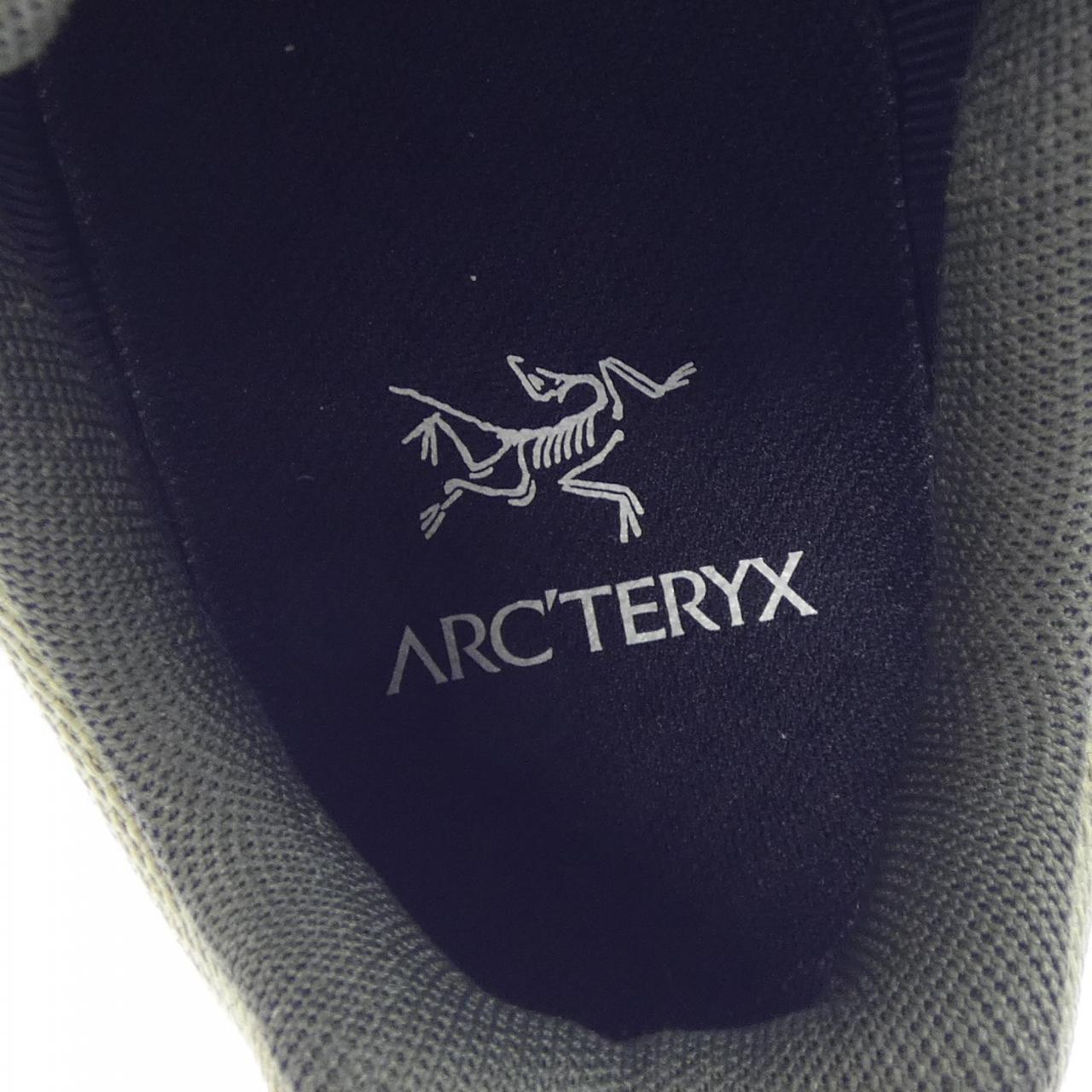 アークテリクス KOPEC GORE-TEX スニーカー