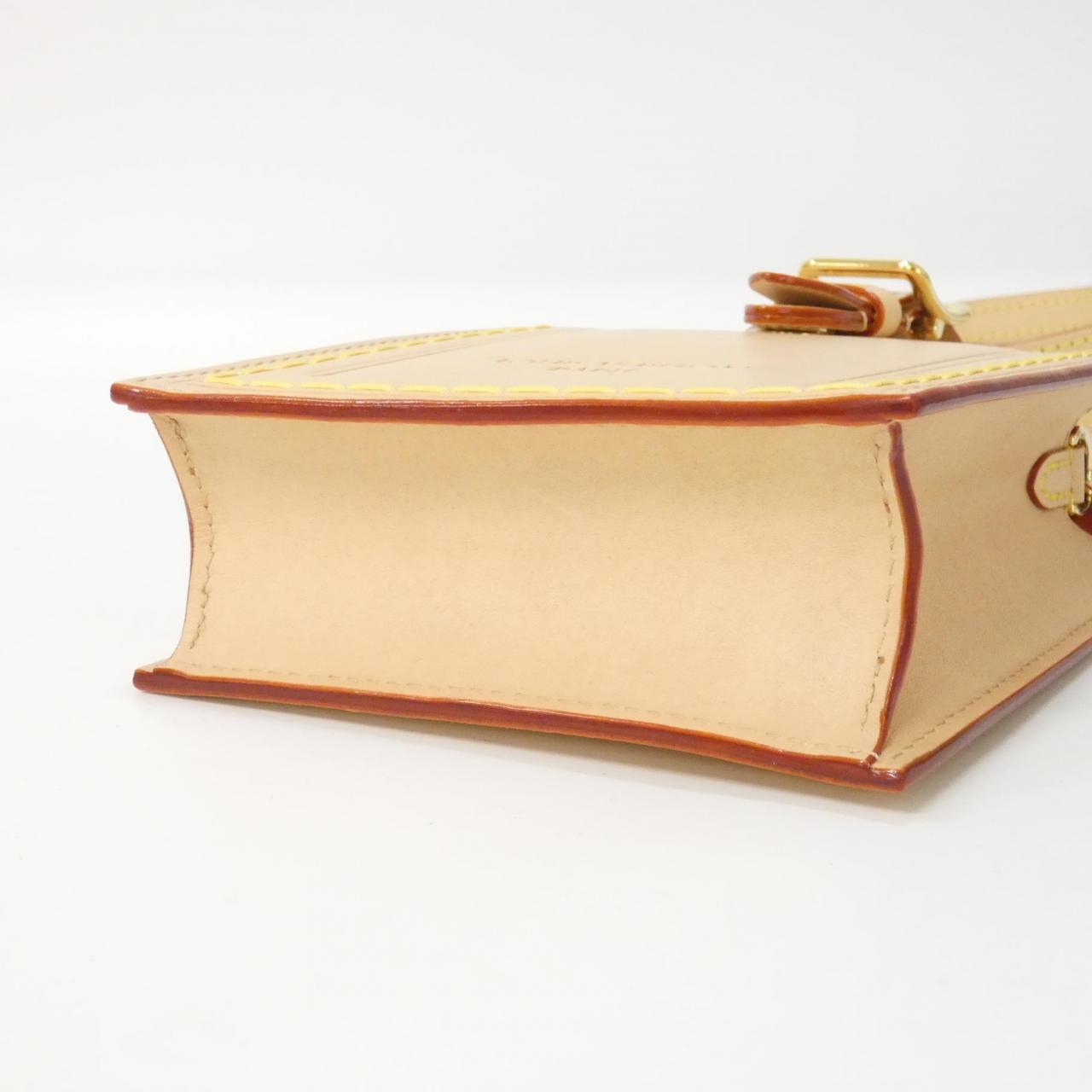 ルイヴィトン Name Tag XL Clutch ヌメ革 ショルダーバッグ