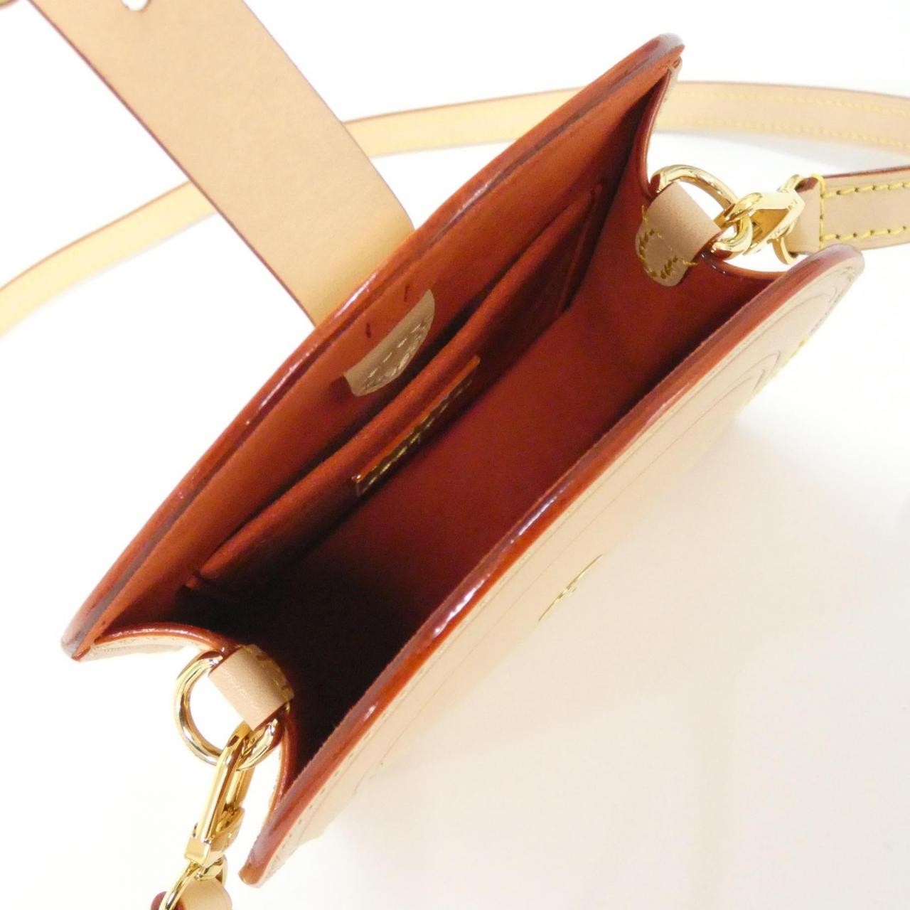 ルイヴィトン Name Tag XL Clutch ヌメ革 ショルダーバッグ