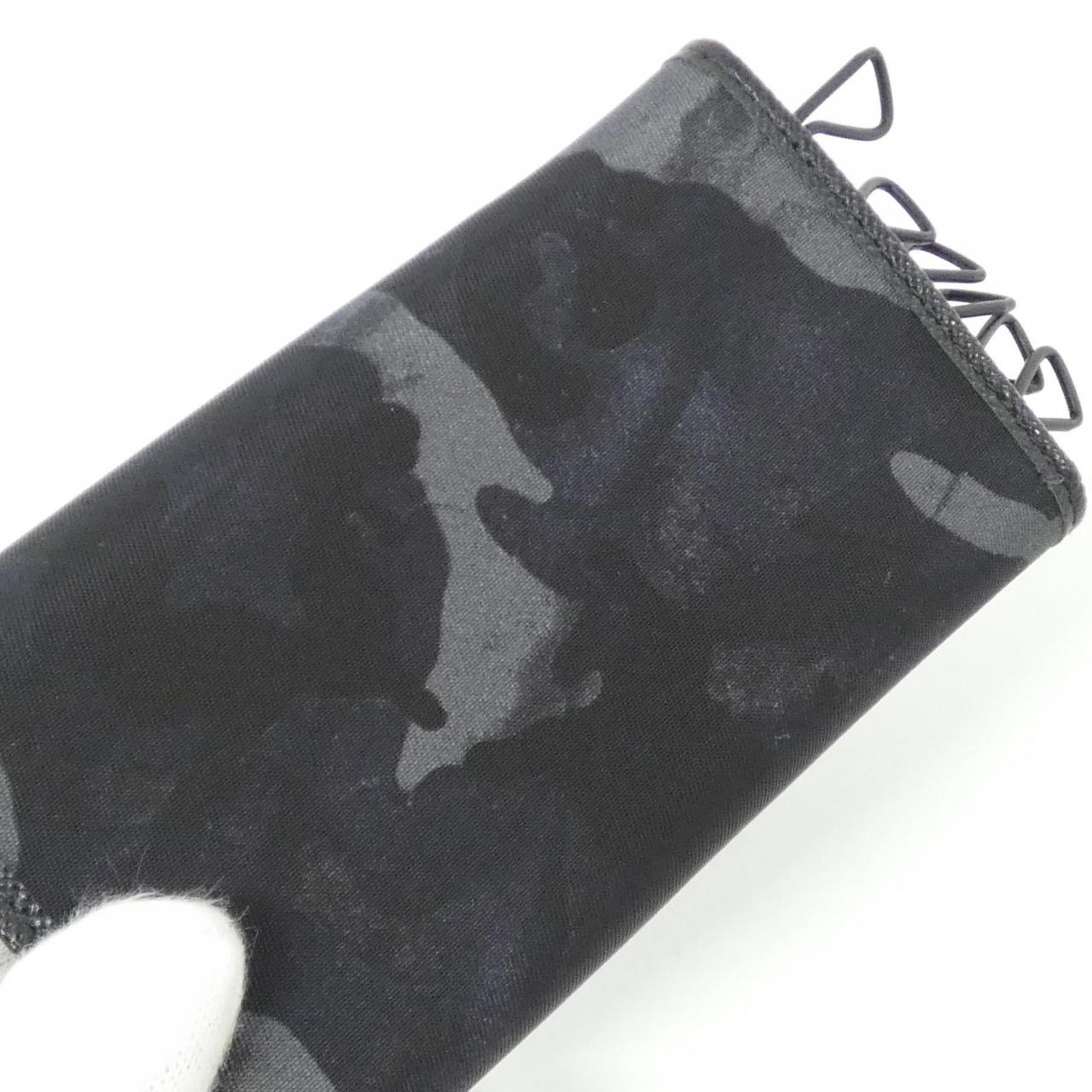 プラダ TESSUTO ST.CAMO キーケース